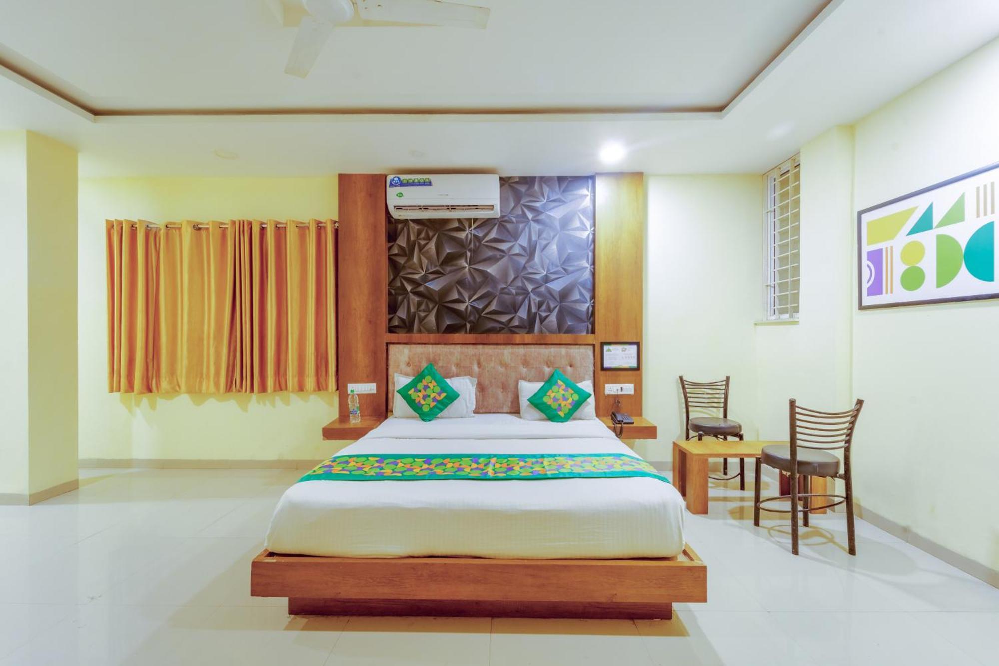 Treebo Royal Empire Indore Ngoại thất bức ảnh