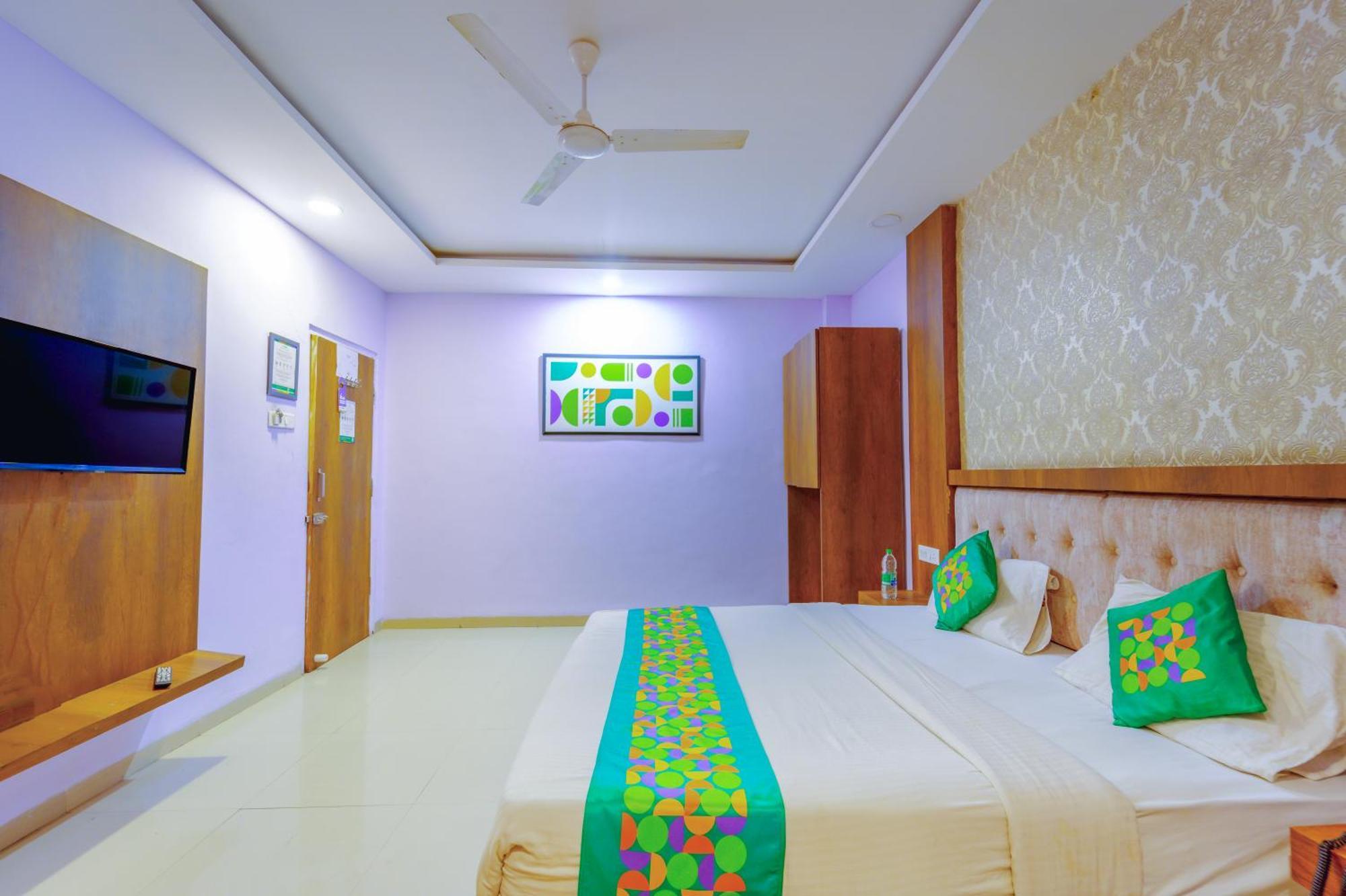 Treebo Royal Empire Indore Ngoại thất bức ảnh